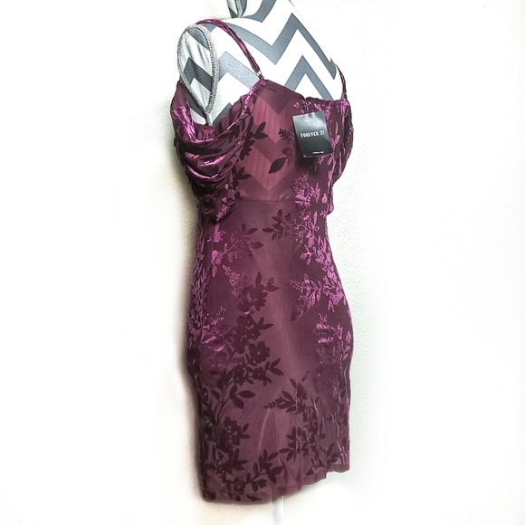 Velvet floral open-shoulder mini dress - Picture 4 of 5